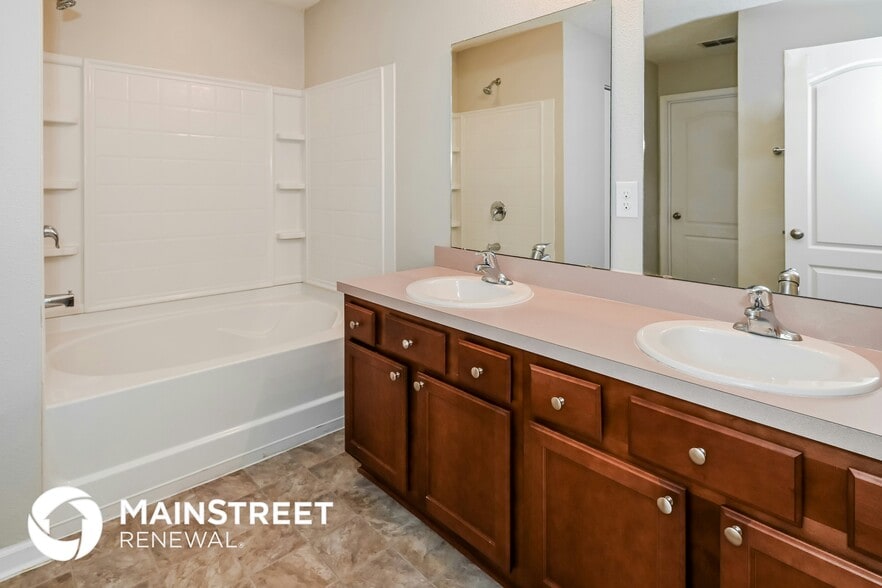 Building Photo - 65089 Lagoon Forest Dr