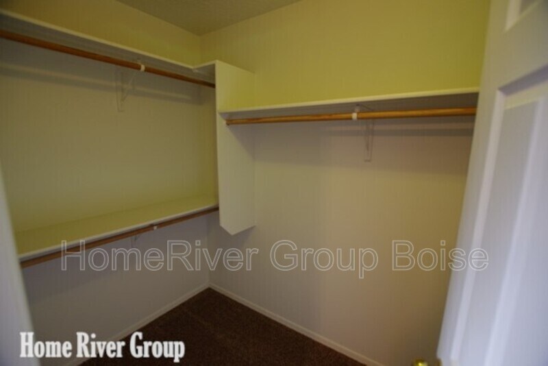 Building Photo - 793 Triumph Dr