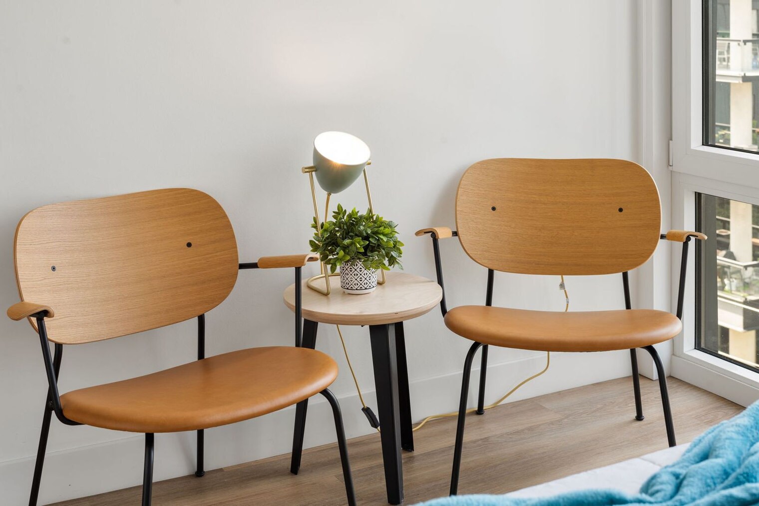 Building Photo - 853 W Blackhawk St