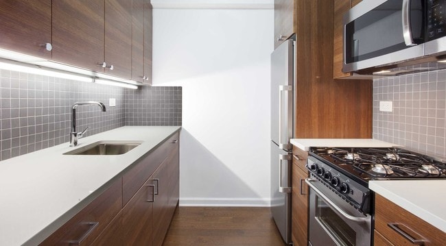 Interior Photo - Envoy Towers