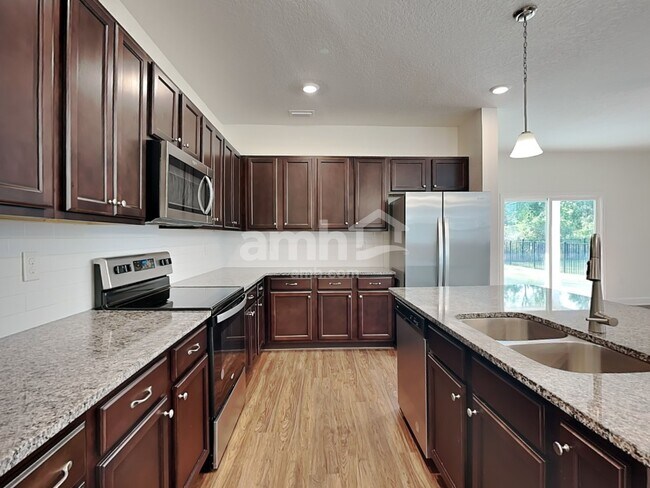 Building Photo - 5807 Hampton Creek Rd