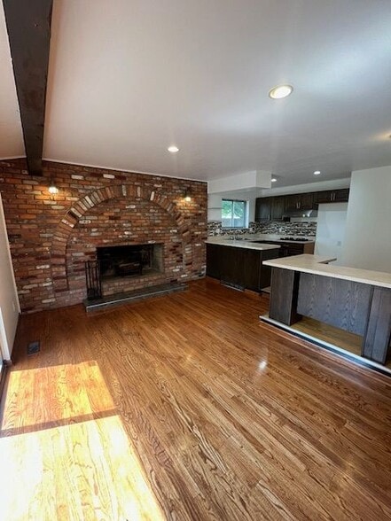Building Photo - 27030 Berkshire Dr