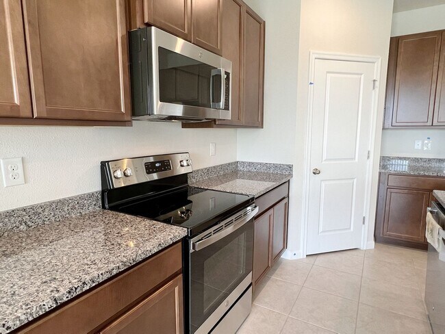 Building Photo - Awesome house for rent in St Cloud Area