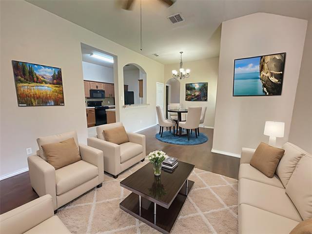 Building Photo - 2412 Ravenwood Ct