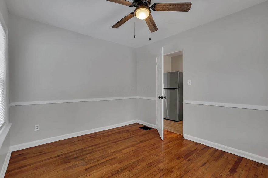 Building Photo - 354 N Roosevelt Ave