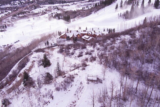 Building Photo - 220 Buttermilk Ln