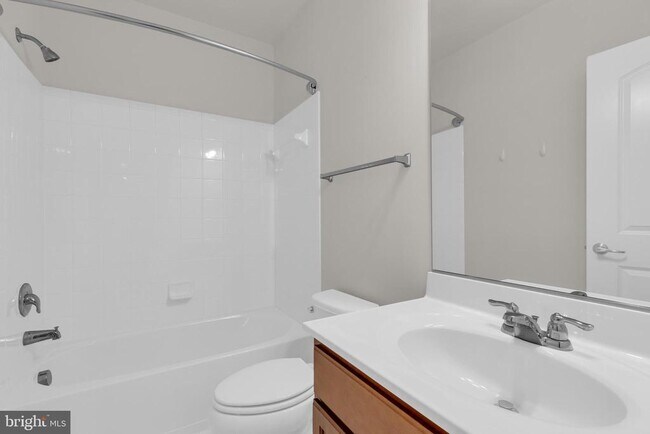 Building Photo - 42706 Chisholm Dr