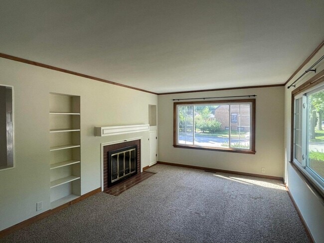 Building Photo - 5100 N Idlewild Ave