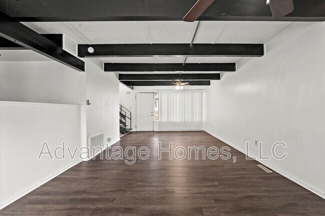 Building Photo - 914 N 70th St