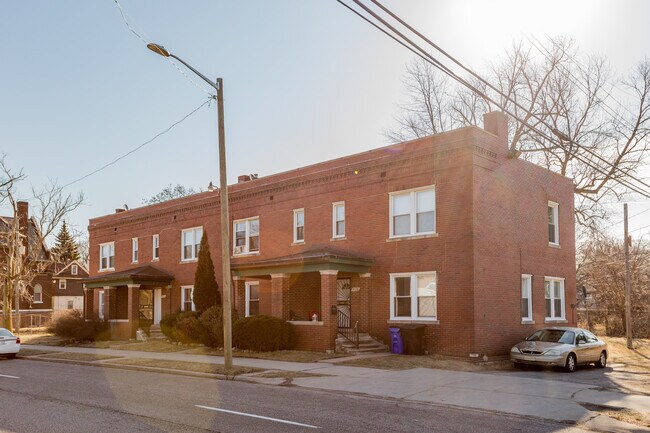 Building Photo - 8142 E Vernor Hwy