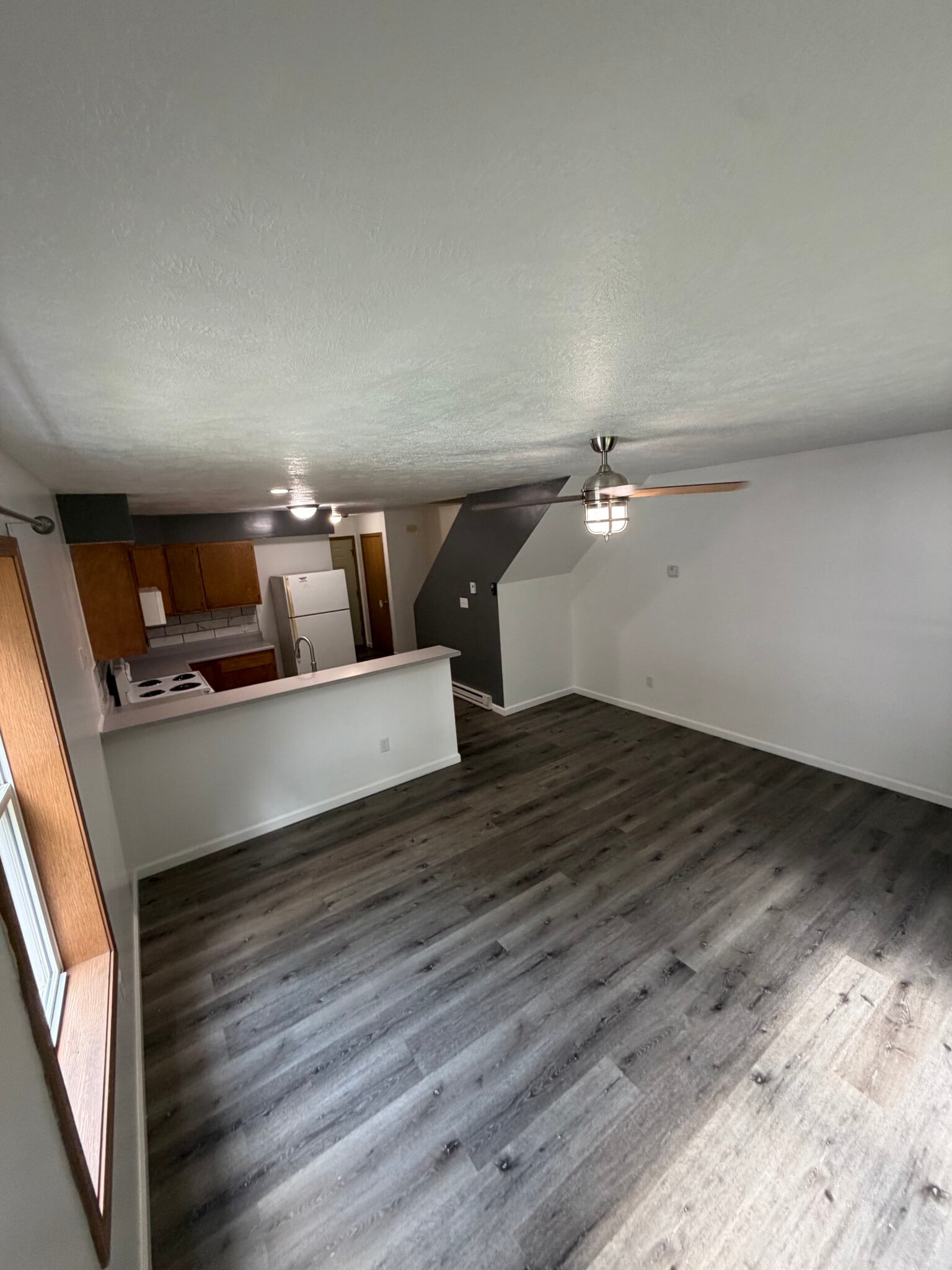 Living room - 938 Woodville Rd