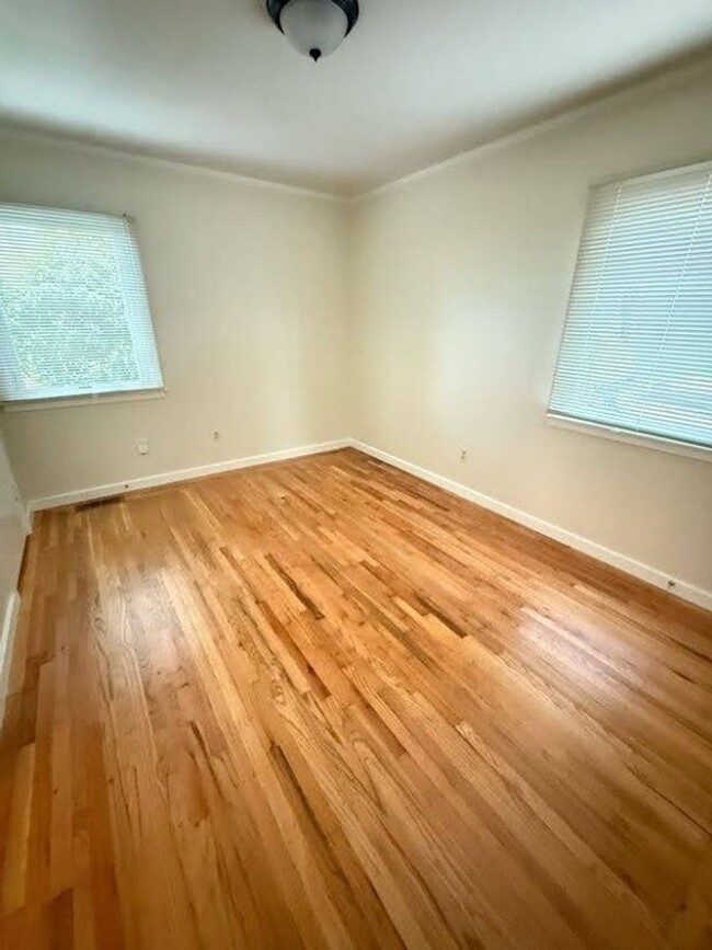 Building Photo - Charming 2-Bedroom Home Large Rumpus Room,...