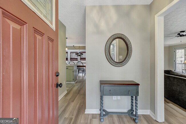 Building Photo - 300 Briarwood Rd