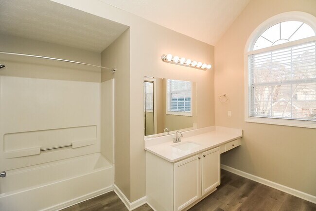 Building Photo - 7567 Winderemere Park
