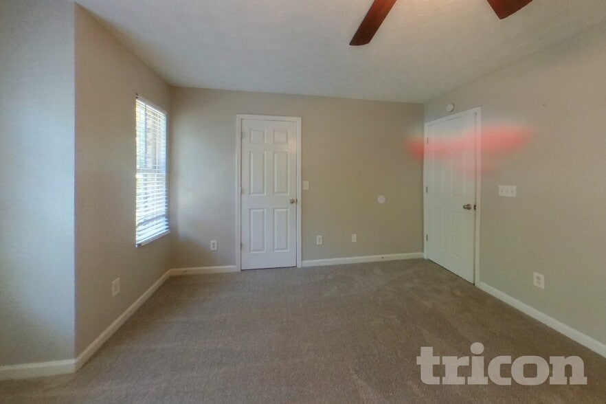 Building Photo - 418 Whippet St