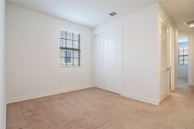 Building Photo - 126 Riverwalk Cir E