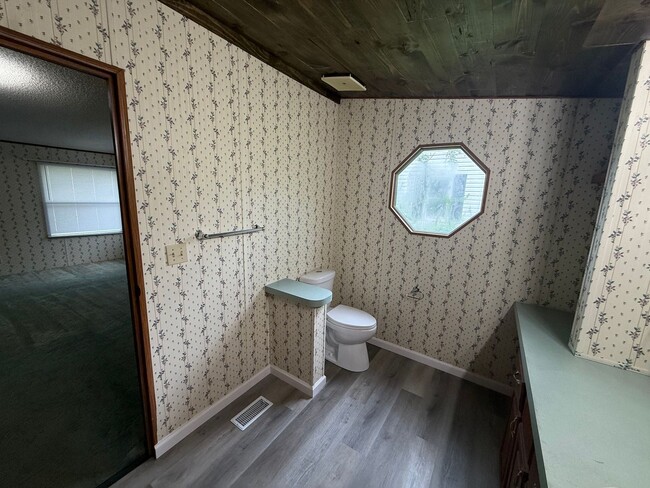 Building Photo - 3 bedroom home in Eldon, MO!