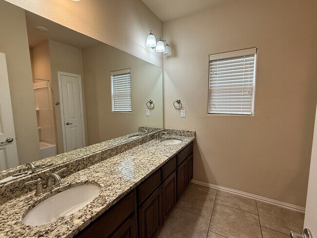 Building Photo - 7220 Cross B Rd