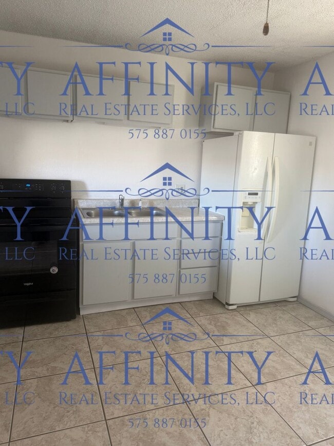 Building Photo - 2 Bedroom Home