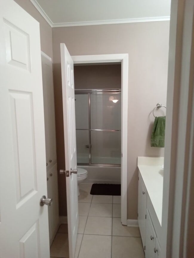 Building Photo - ***Broadmoor / Anderson Island Area***