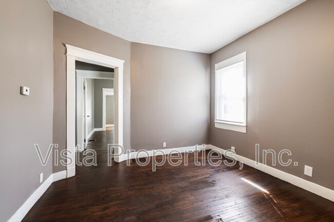 Building Photo - 835 S 38th St