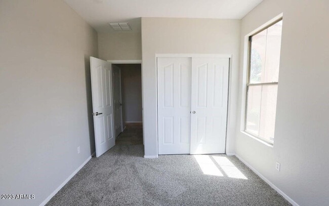 Building Photo - 3462 E Powell Way