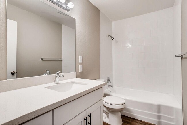 Interior Photo - Highland Ridge