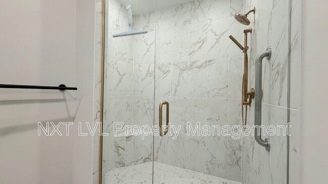 Building Photo - 15319 Lucerna St