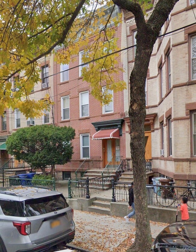 Building Photo - 17-37 Grove St