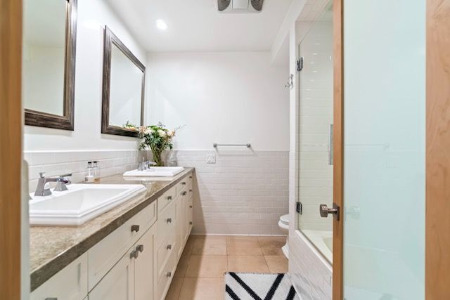 Building Photo - 1015 Kings Rd