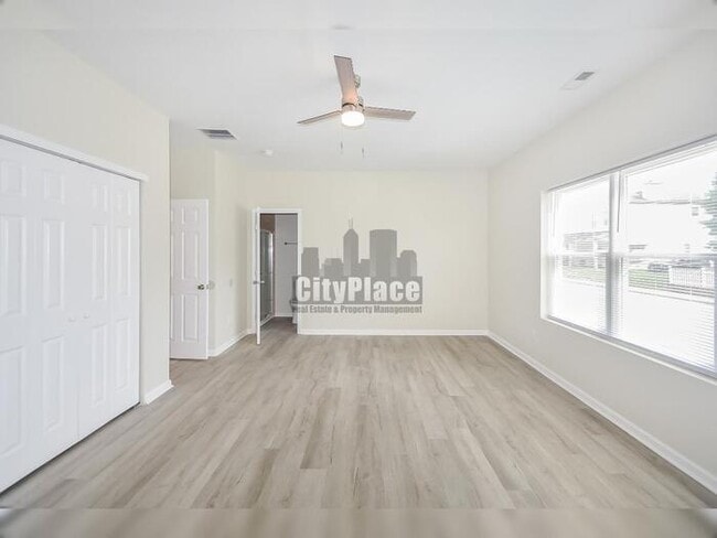 Building Photo - 614 Parkway Ave