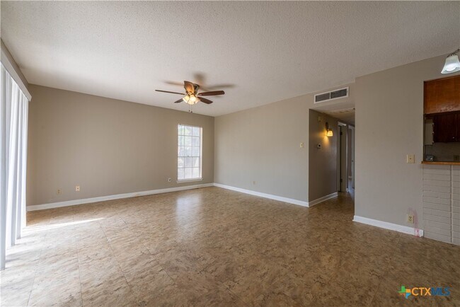 Building Photo - 203 E Bowie St