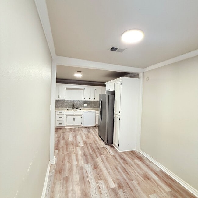 Building Photo - 4004 SE 25th St