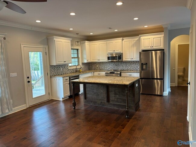 Building Photo - 317 Rosemont Rd SE