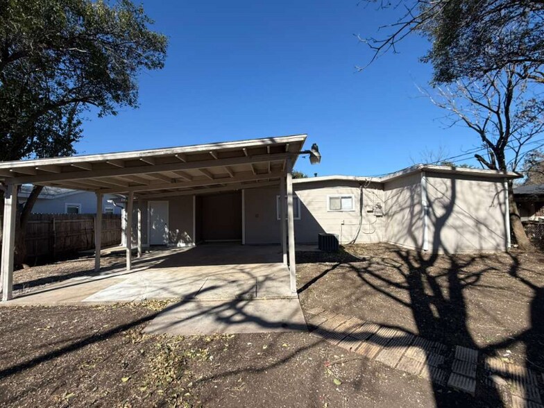 Building Photo - 2934 Hatton St