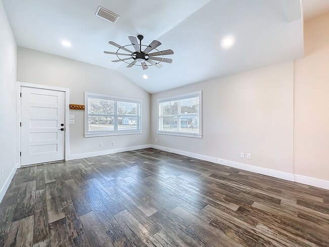 Building Photo - 389 S Central Ave