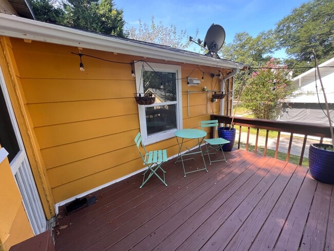 Building Photo - 414B Laurens Street NW