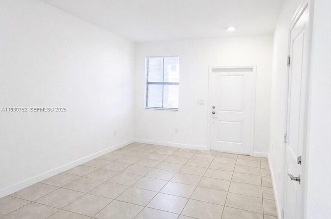 Building Photo - 11956 SW 244 Ln