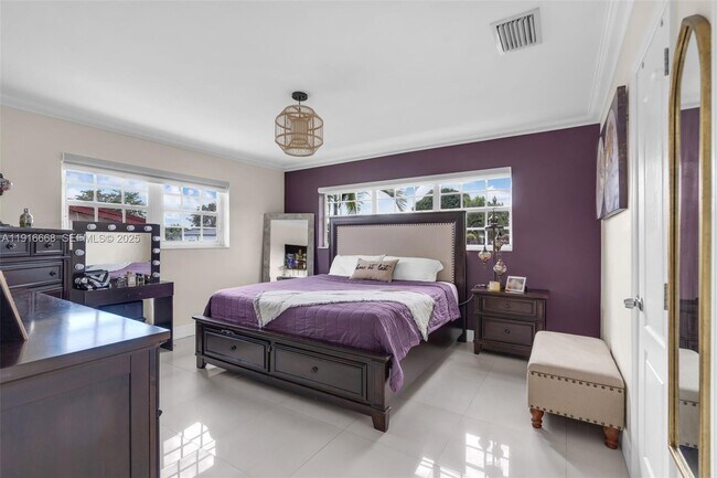 Building Photo - 1815 SW 85th Ct