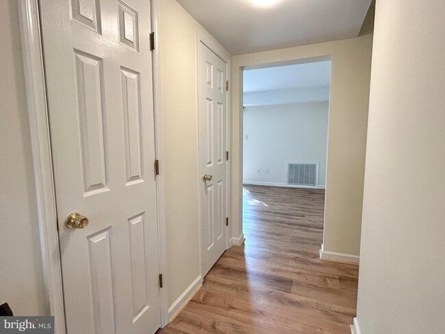 Building Photo - 136 Fairfield Dr