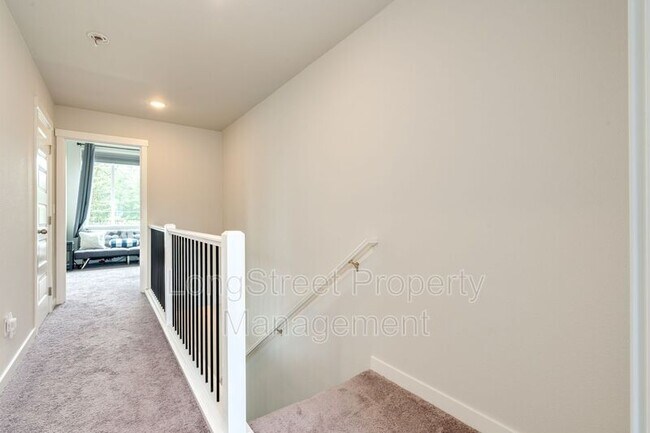 Building Photo - 17854 SW Rudolph Ln