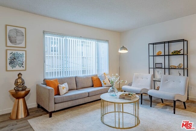 Building Photo - 1833 Normandie Ave