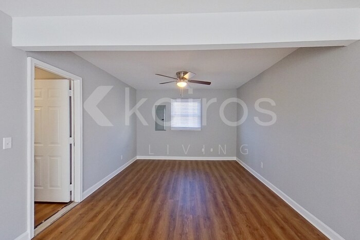 Building Photo - 862 Shalimar Dr