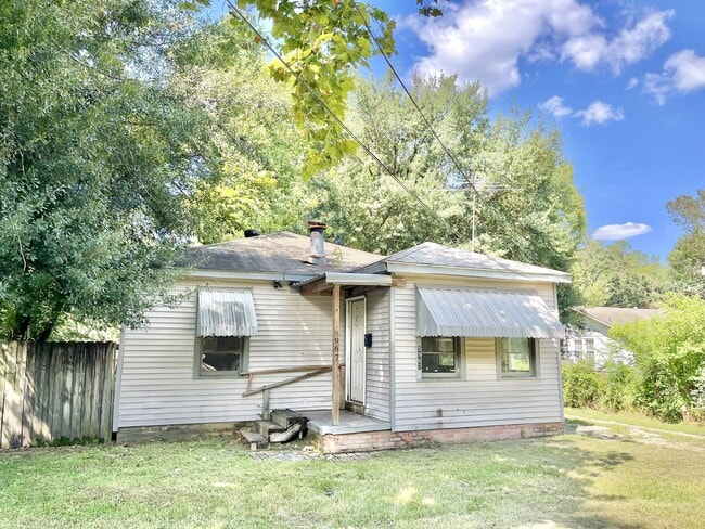 Building Photo - 5967 Byron Ave