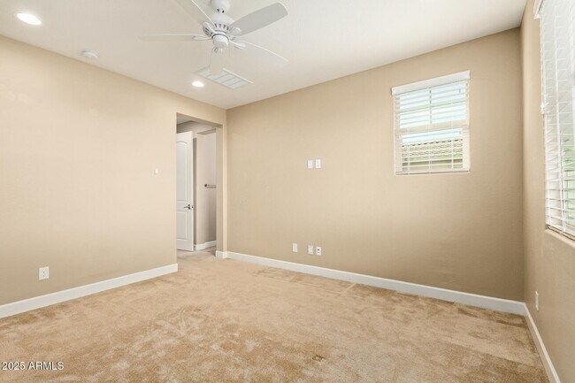 Building Photo - 4322 S Gardenia Dr