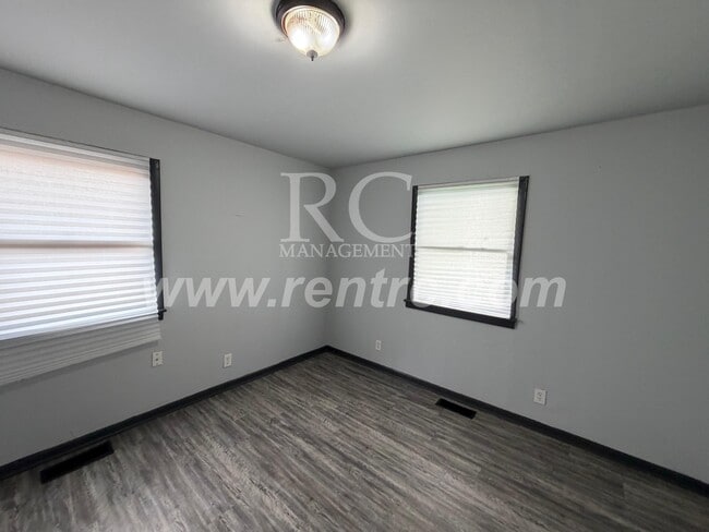 Building Photo - 630 South-