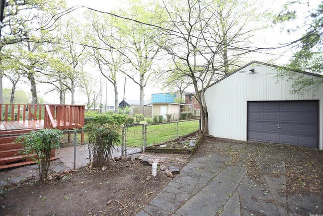 Building Photo - 3430 N Cypress St