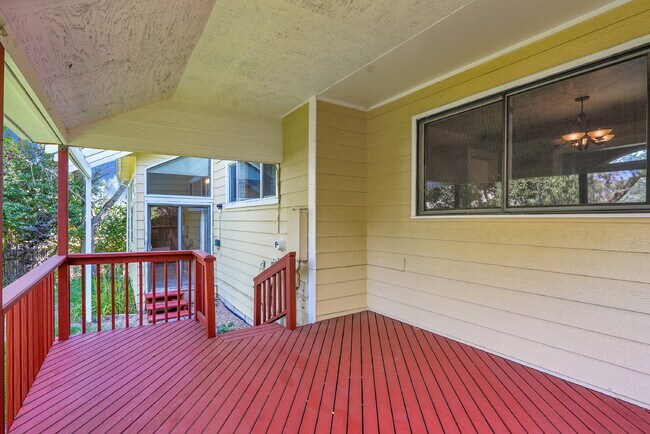 Building Photo - $2,795.00, 4-bed, 2.5-bath located in West...