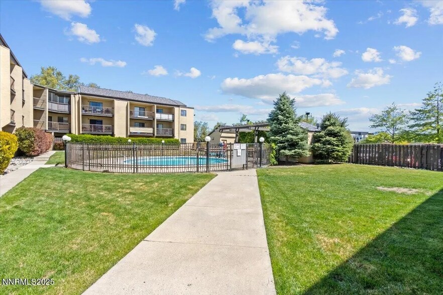 Building Photo - 2450 Lymbery St