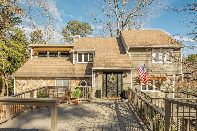 Building Photo - 117 Lakeview Cir